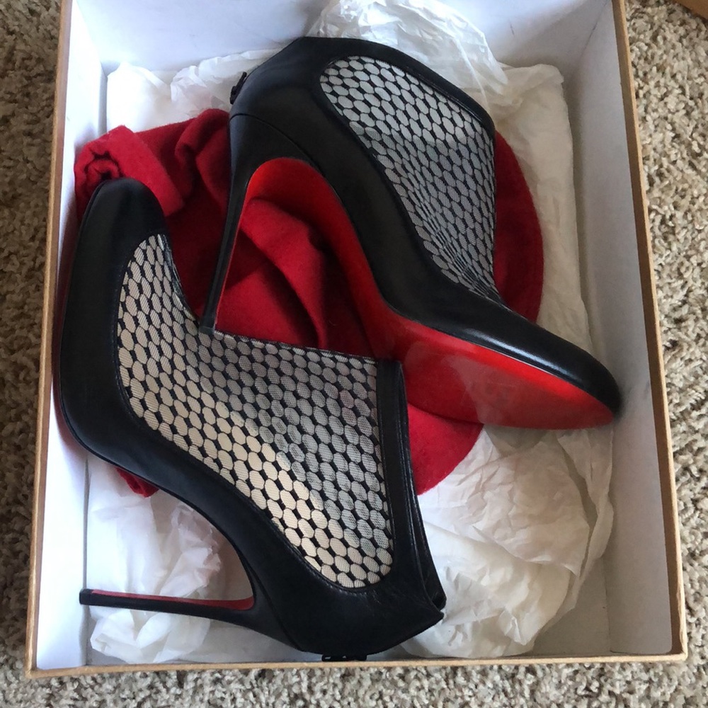 Brand new louboutin booties 🛑🔥🔥🛑🛑